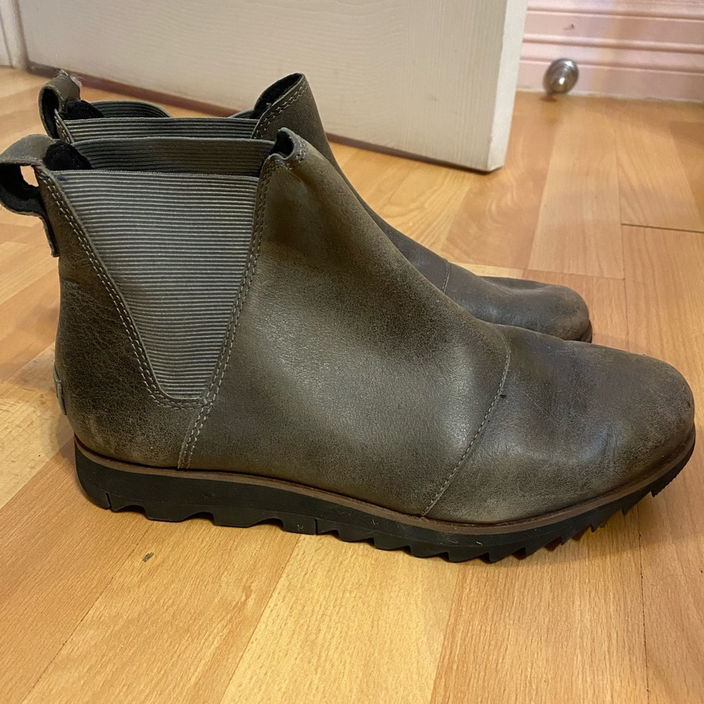 Sorel Women's Charcoal Ankle Booties